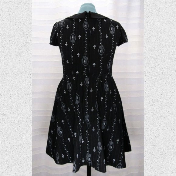 Hell Bunny Collared Gemma Mini Dress in Black Pinstripe Skull Cameo - M - Picture 4 of 10